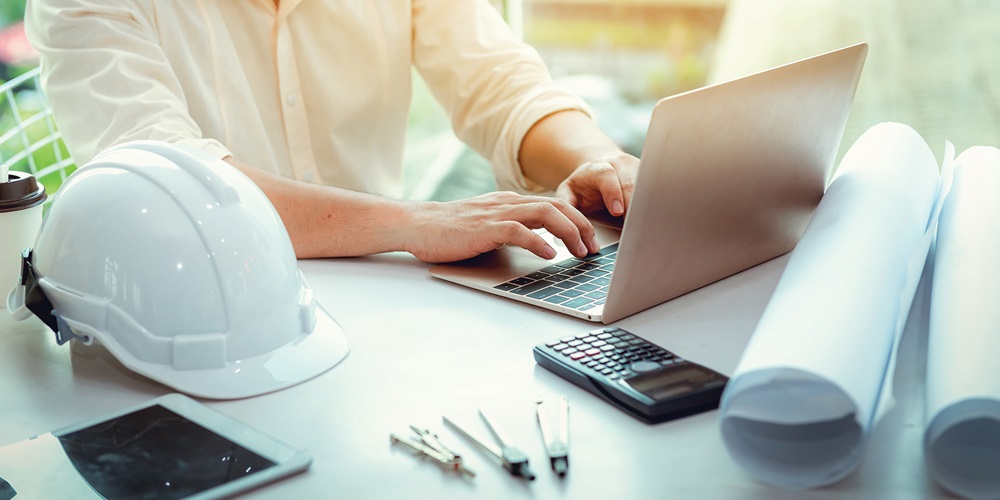 0819 Estimating Image Credit: Shutterstock / K.D.P