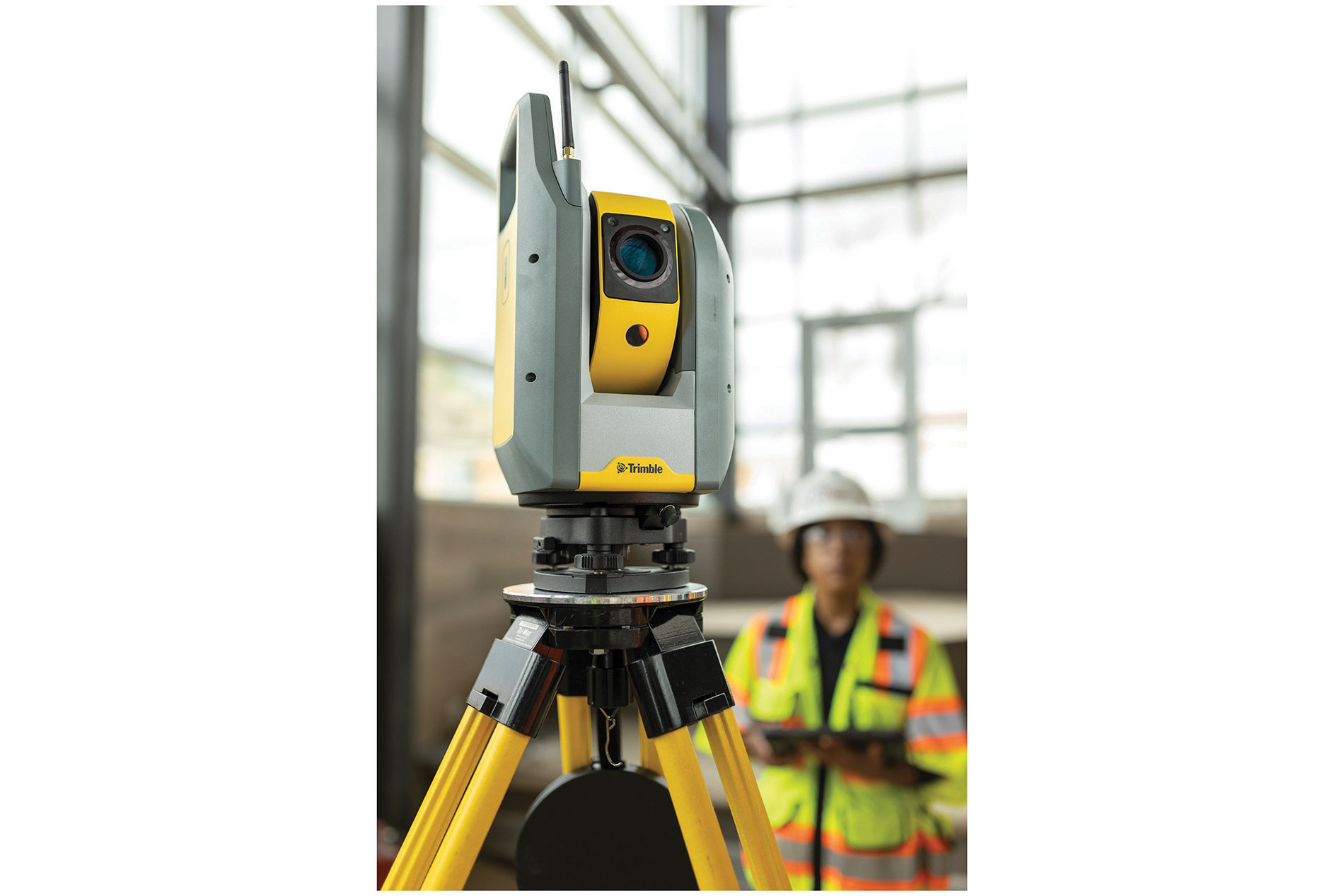 1022_New_Trimble robot station