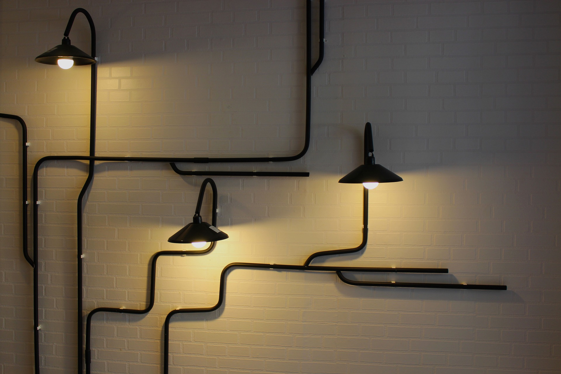 lighting-g2aaff0b45_1920.jpg