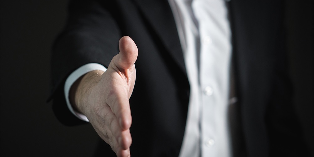 handshake-2056023_1920.jpg