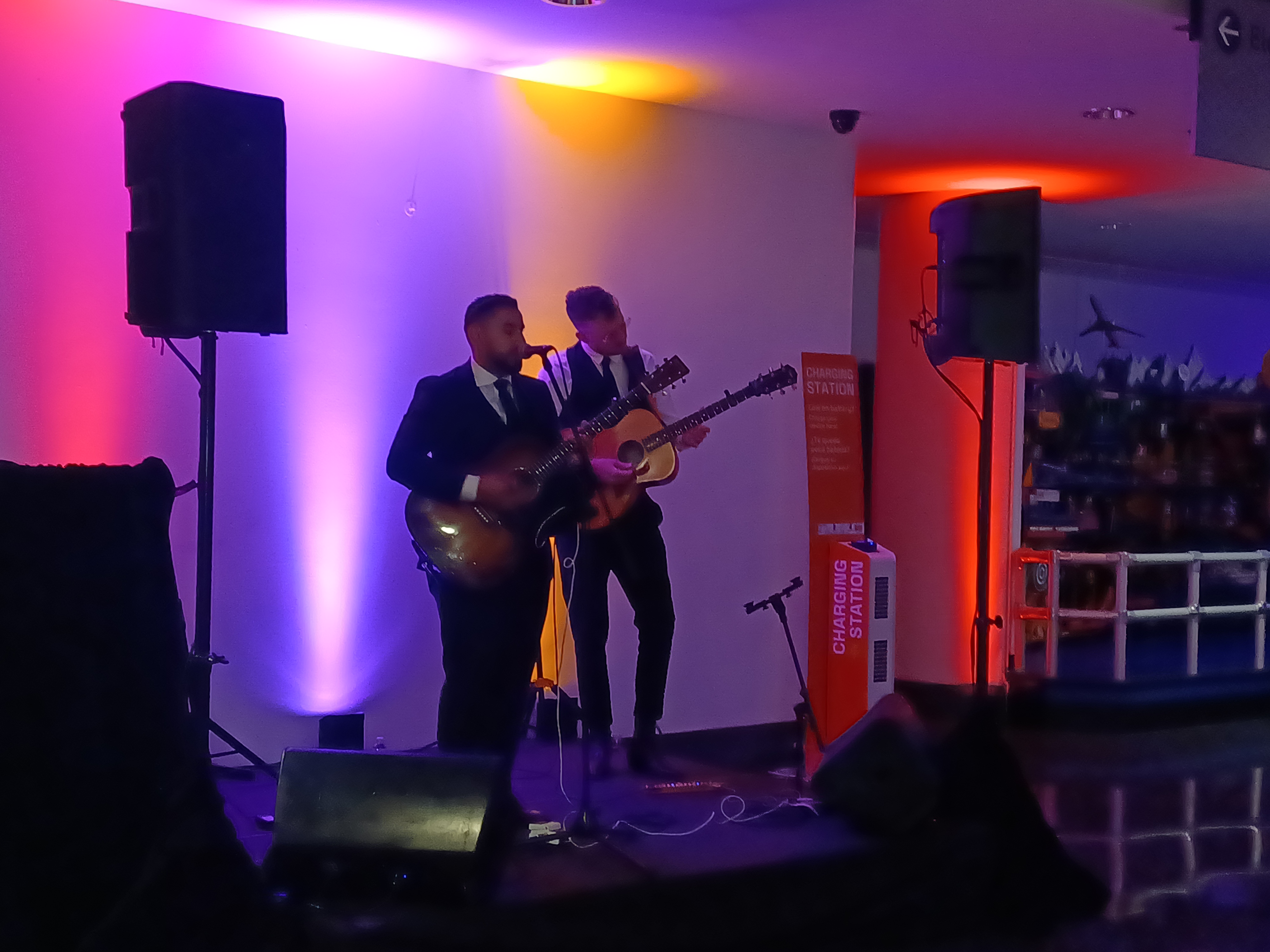 A local band crooned to the crowd downstairs with popular pop and country hits