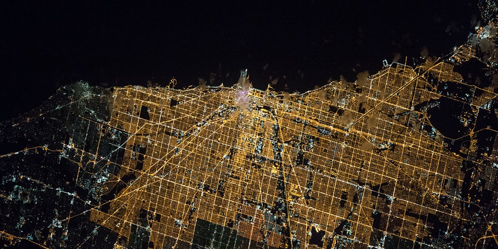 ISS-47_Chicago_night_view.jpg
