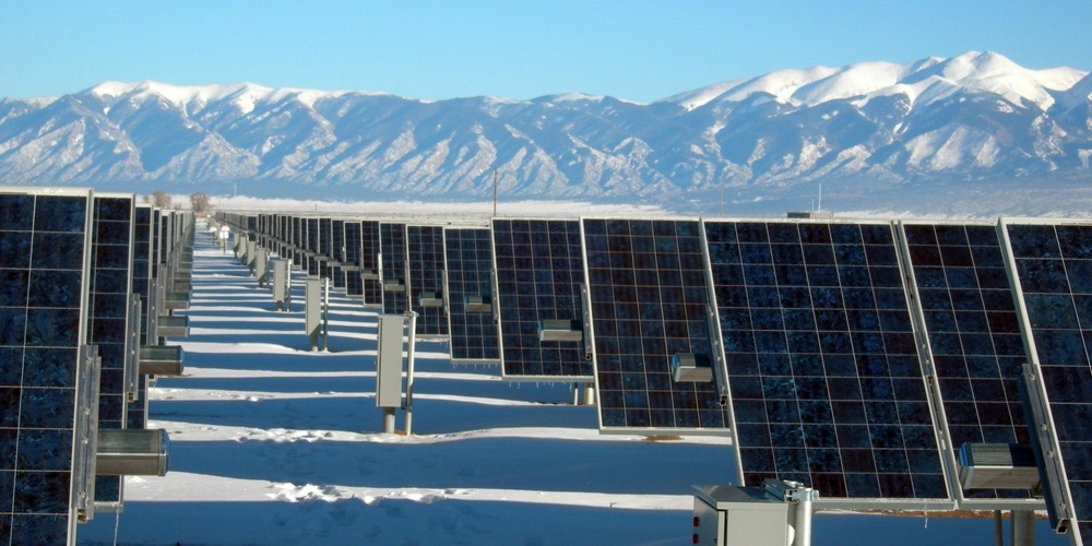 solar-panel-array-1591359.jpg