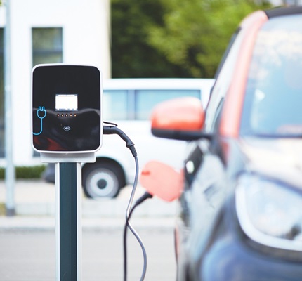 Albany Plugs into EVs