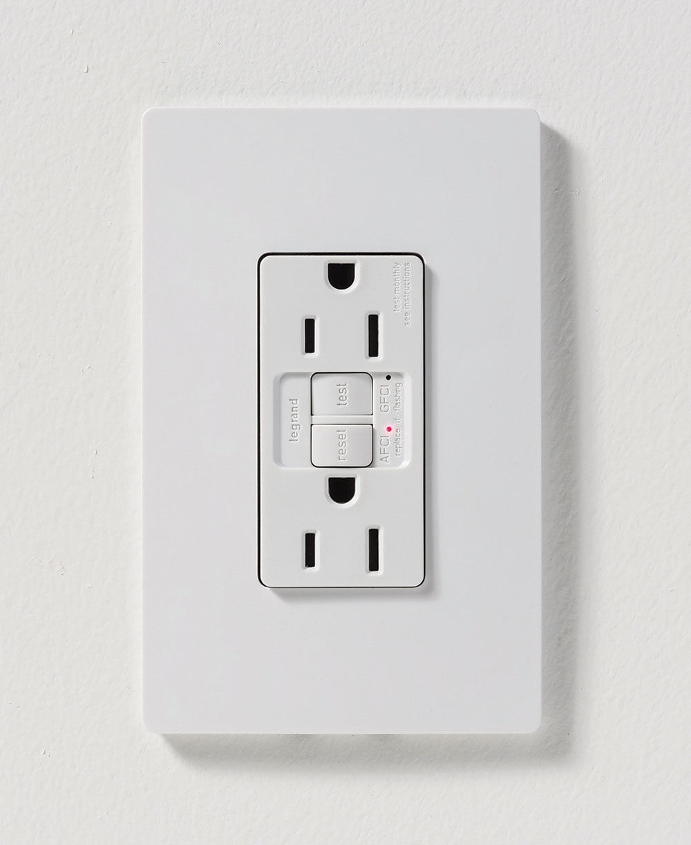 Legrand_receptacle.jpg Legrand_receptacle.jpg