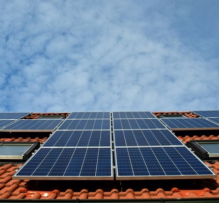 Study Finds Peer Influence Encourages Solar Adoption