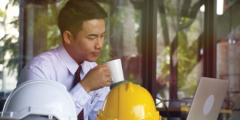 Contractor Business Man Photo Credit: Shutterstock / Thaninee Chuensomchit