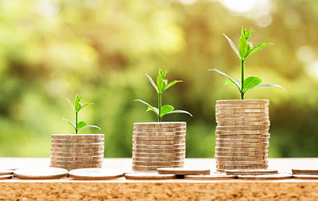 money-2696219_1920_1.jpg Saving money.