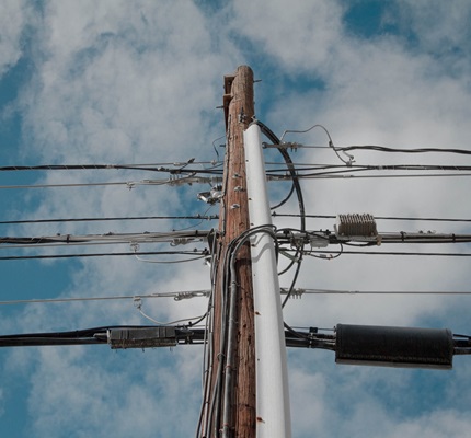 Organizations Debate Underground and Overground Power Lines