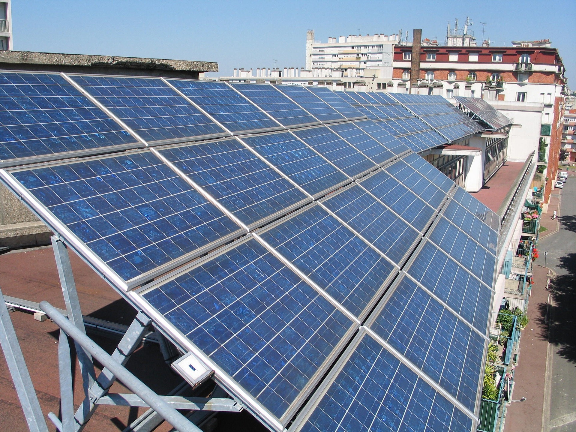 solar-panels-894291_1920.jpg Image by cverkest from Pixabay
