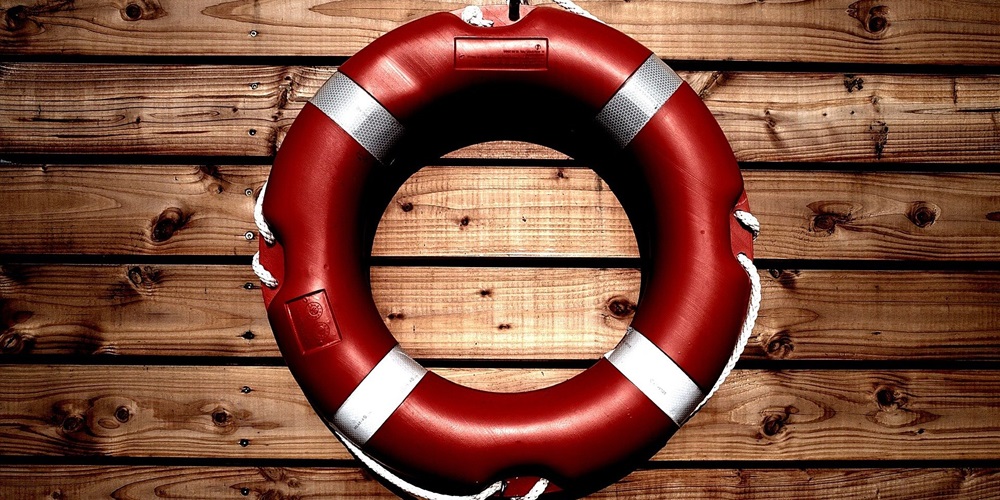 lifesaver-933560_1920.jpg