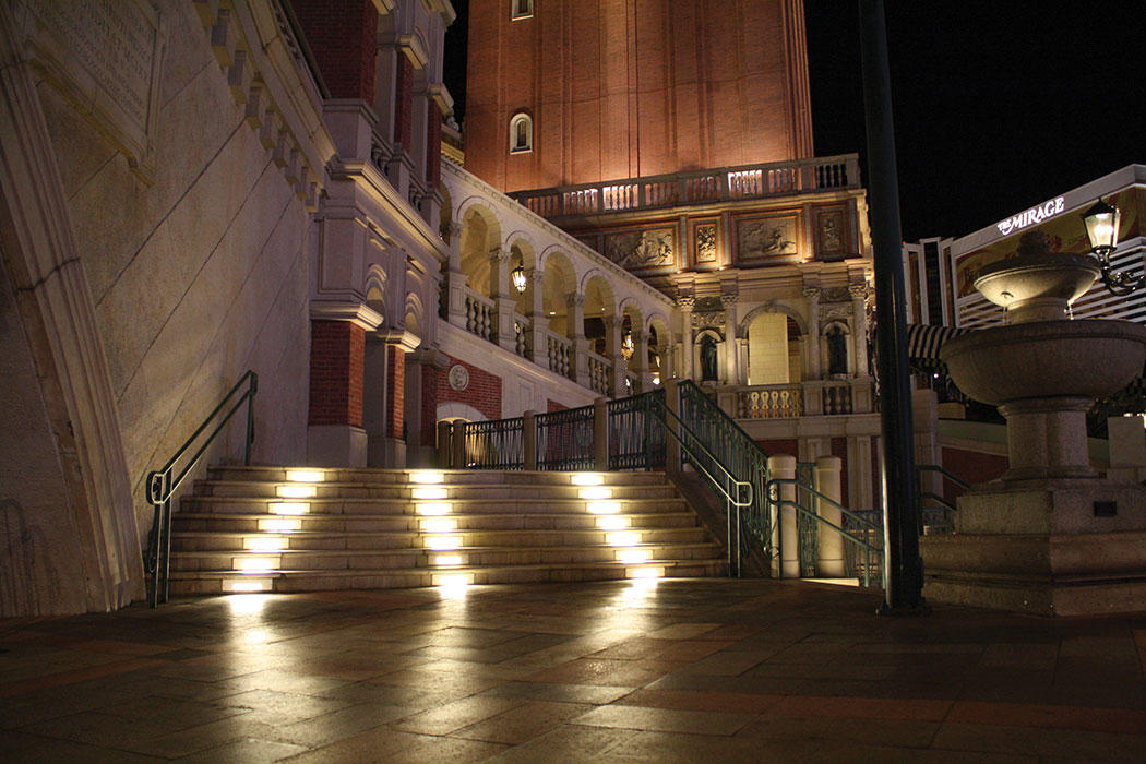 1218_ECFeat_Amerlux.jpg Amerlux Lighting’s Weatherproof Passo Step Lights
