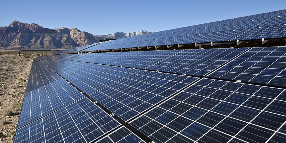 desert_solar_iStock_000015227956_Large.jpg