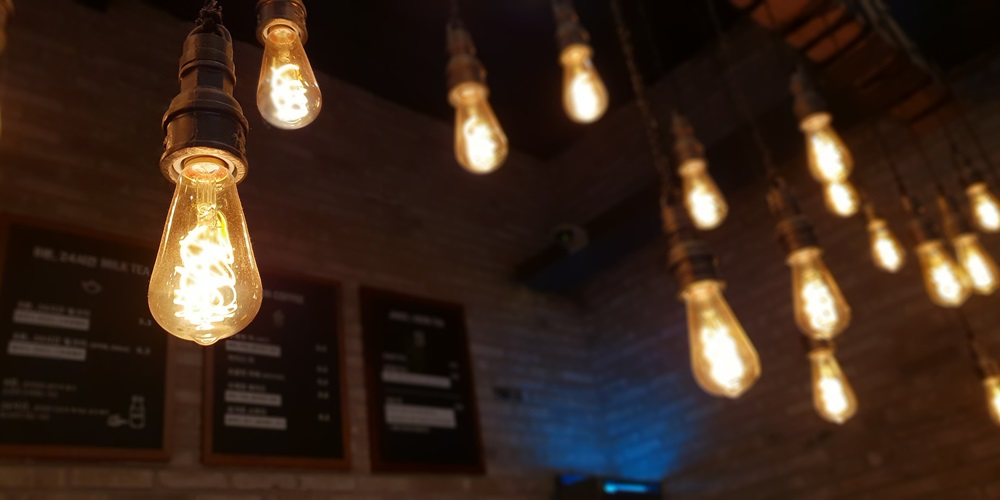 light-fixtures-5240284_1920.jpg