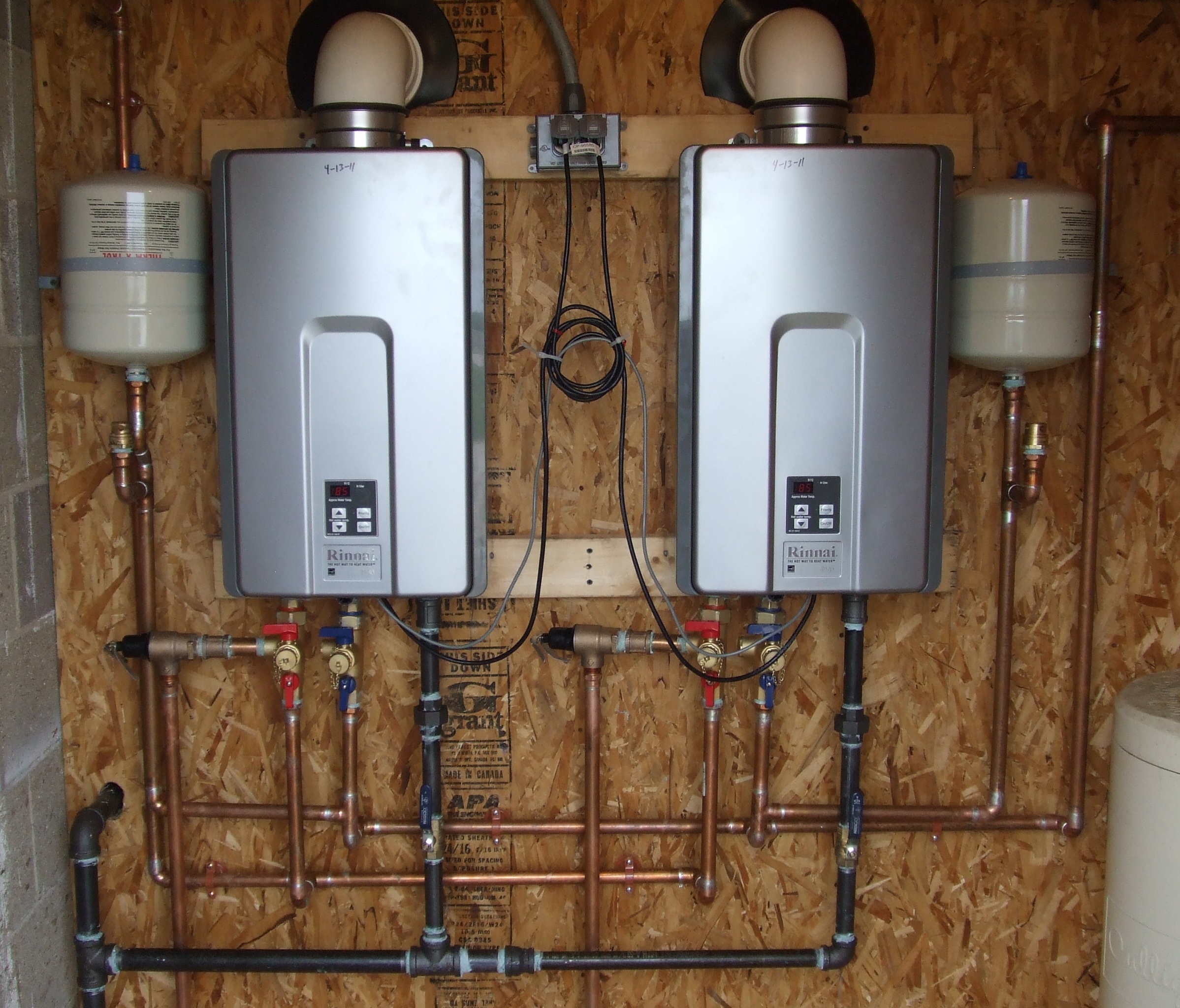 Electric Water Heaters Could be a Carbon Cutter for Multifamily Buildings -  Electrical Contractor Magazine