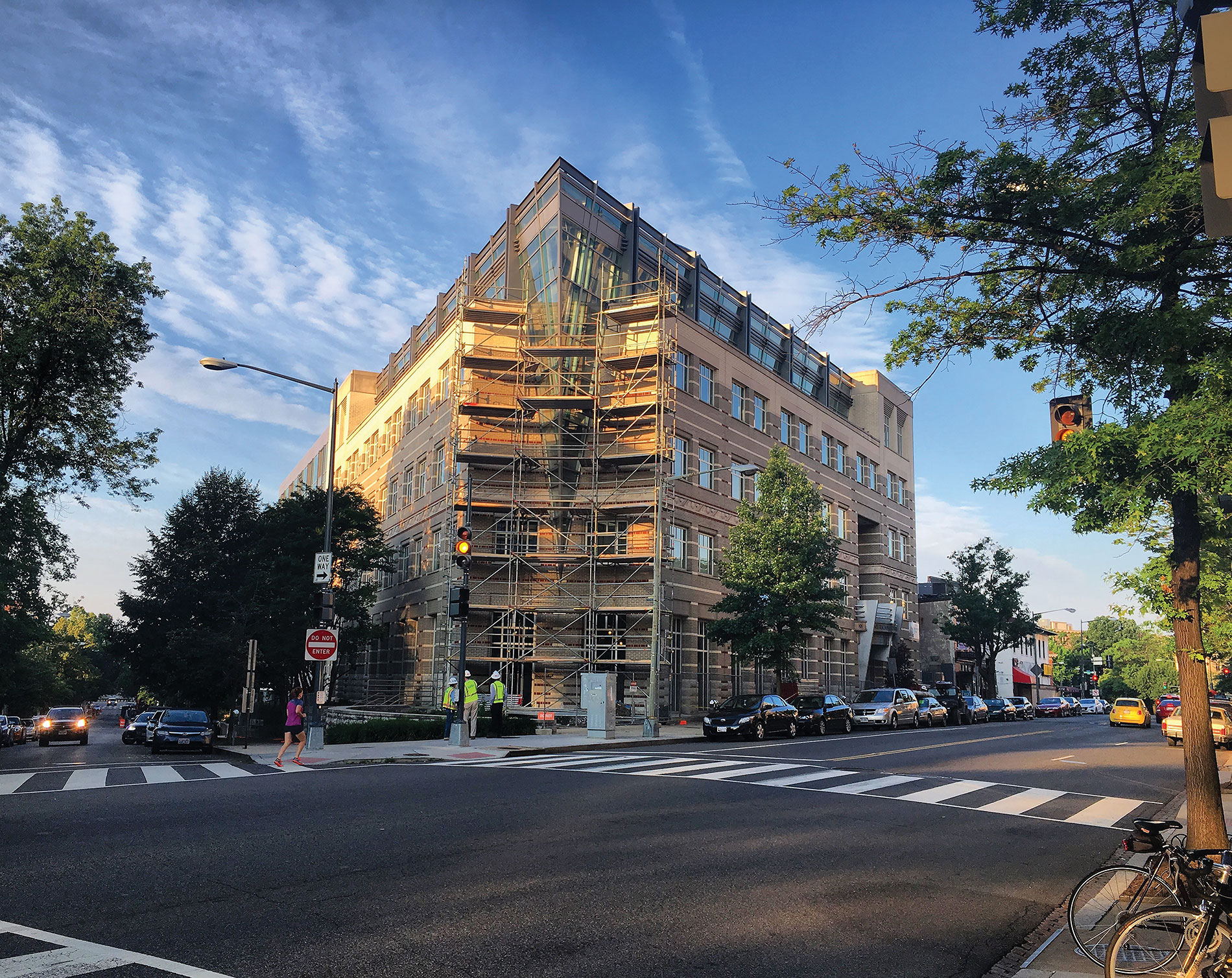 The American Geophysical Union building on a street corner, with some scaffolding. Image by Caitlyn Camacho for AGU.