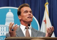 Schwarzenegger Signs Landmark Solar Power Bill