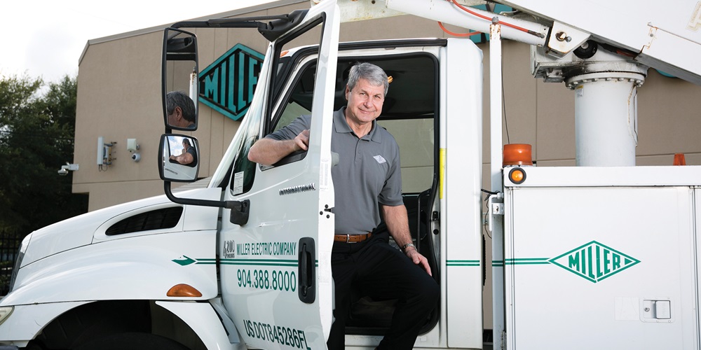 Web long truck-2 171127_NECA_074.jpg
