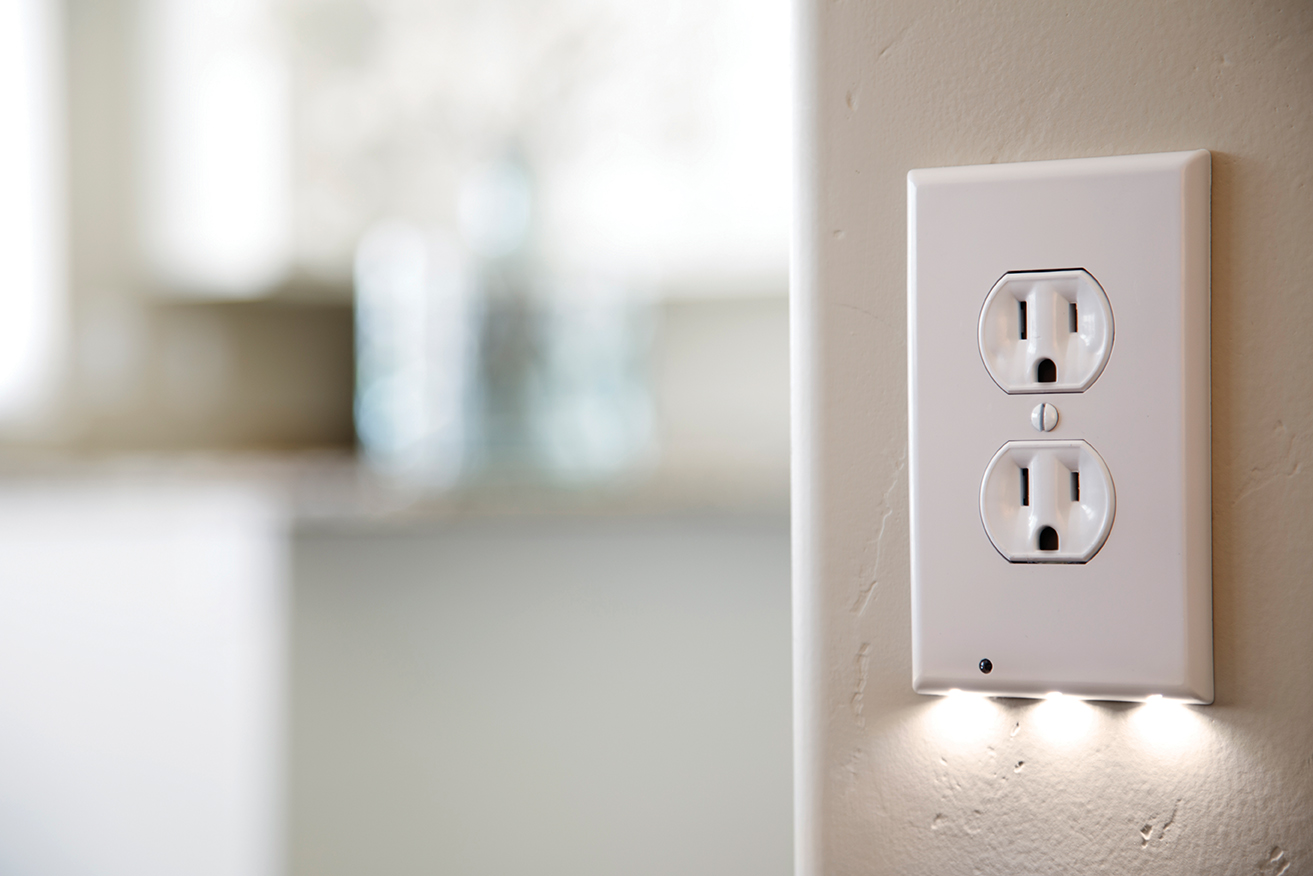 SnapPower_receptacle-light_Guide Light.jpg