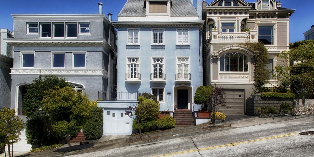 Houses on a street in San Francisco