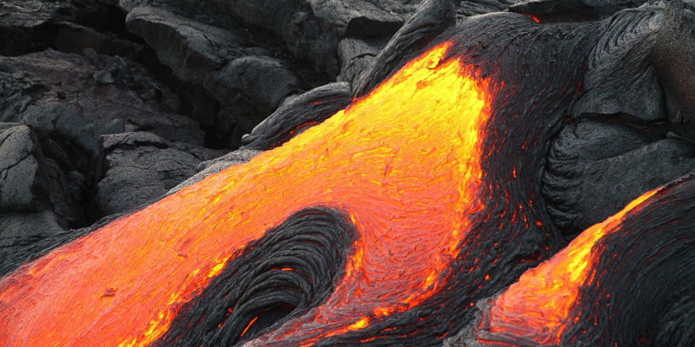 volcano-1784658_1920.jpg