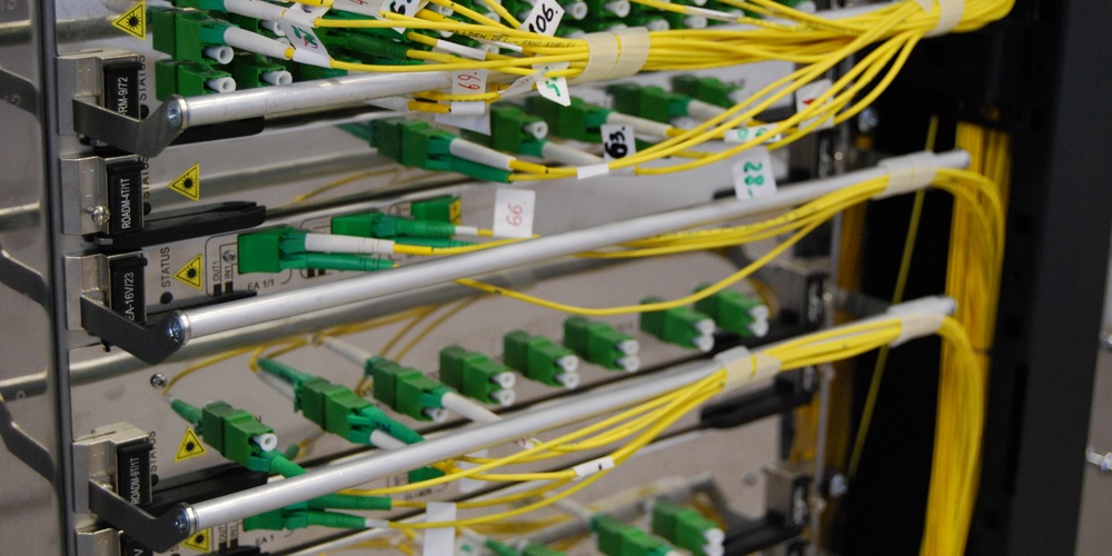 Fiber optic cabling, fiber optic connectors