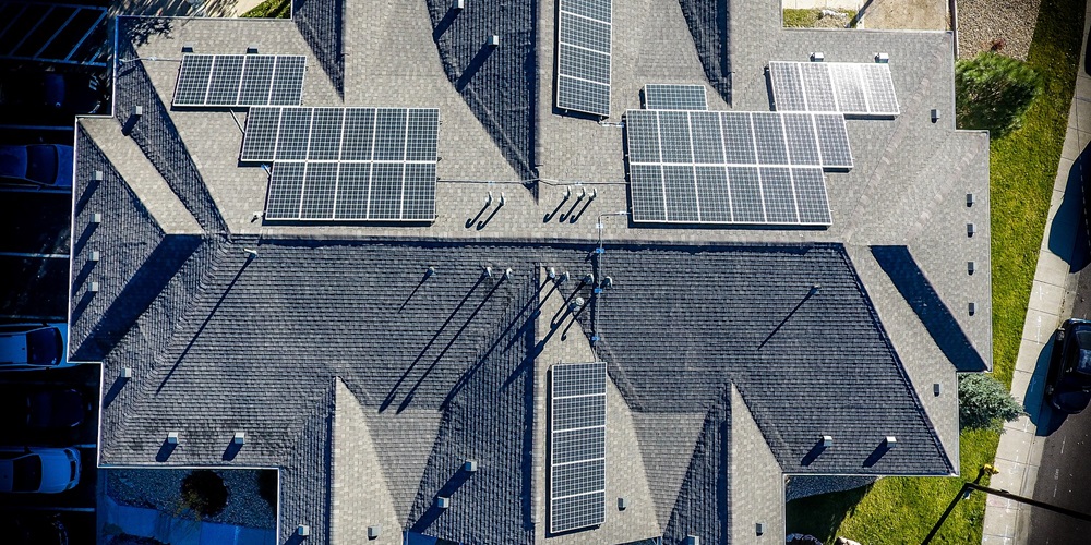 Residential Solar Panels Image by Charlie Wilde from Pixabay