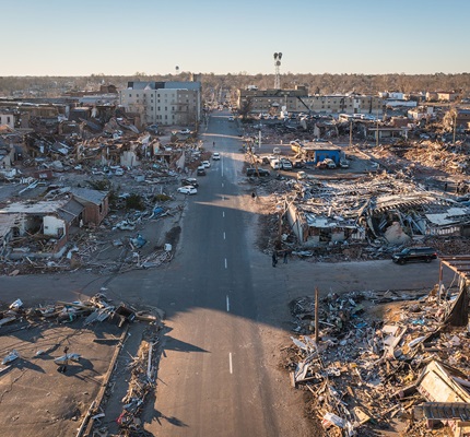 Powerful Tornado Leaves Thousands in Kentucky Without Power
