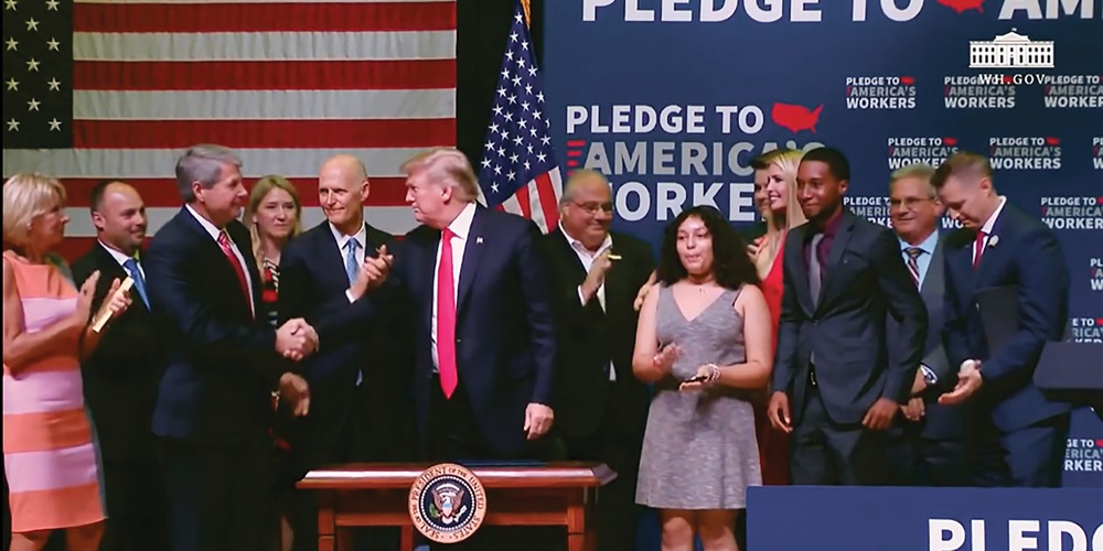 Trumphandshake.jpg
