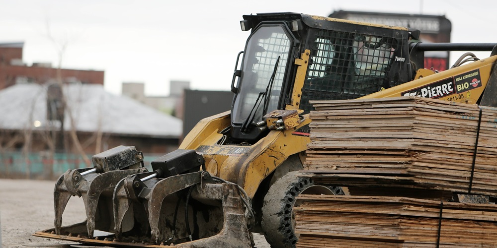 excavator-g759cea98c_1920.jpg