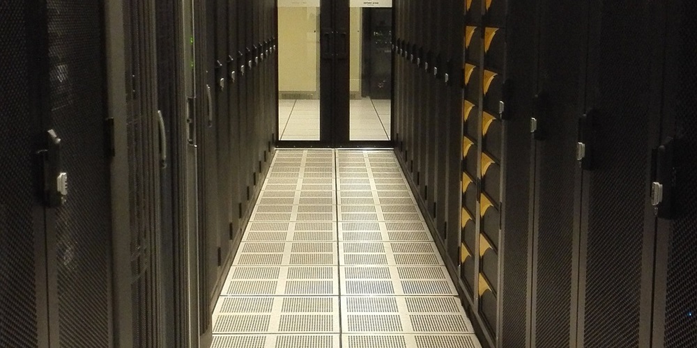 server-room-1376349_1920.jpg