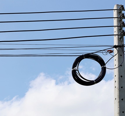 Fiber Technology at Electrical Utilities: Techniques for installing fiber on power lines  