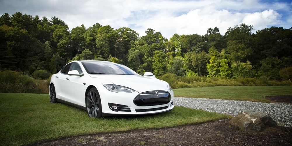 Electric Car Vehicle Tesla Image by Free-Photos from Pixabay