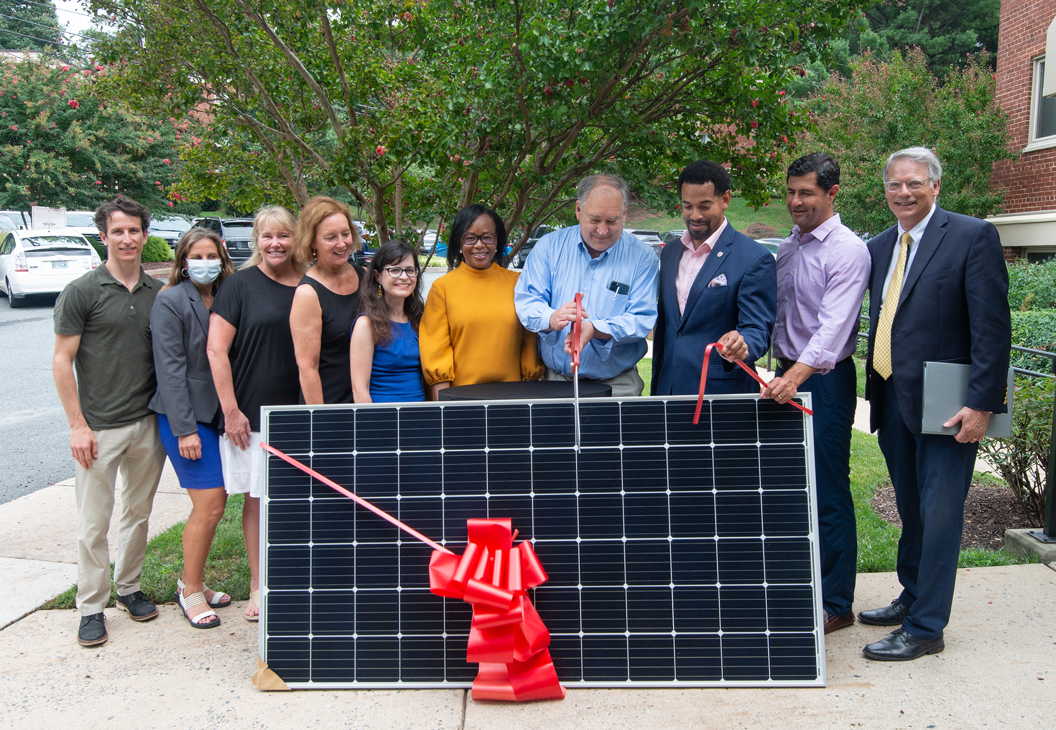 Chertock_ribbon cutting2 8 17 21.jpg Groundswell