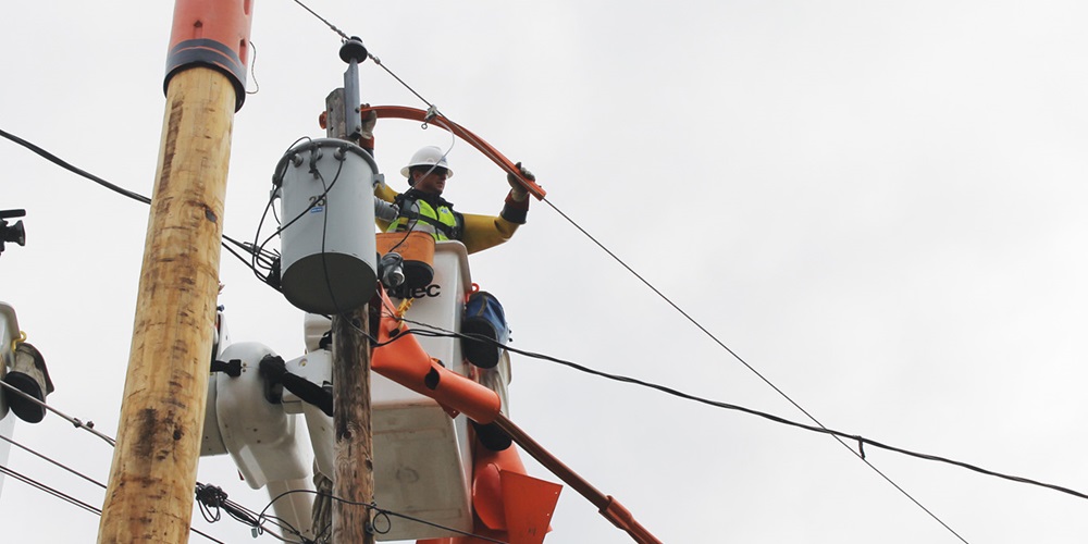 Working With Live Line Tools Proper PPE use and tool care Electrical