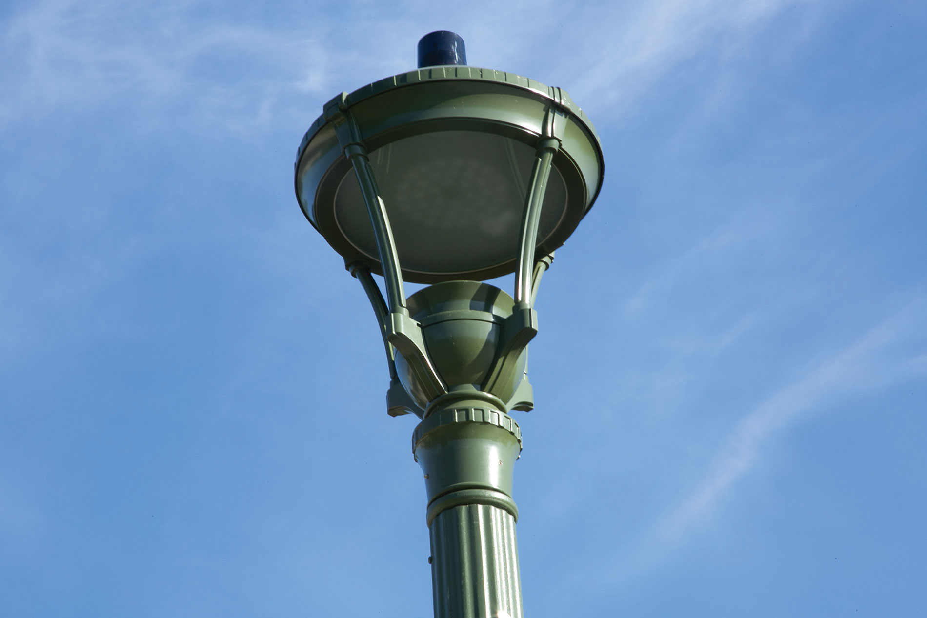 Green retro-style street light. Image by Town of Hillsboro.