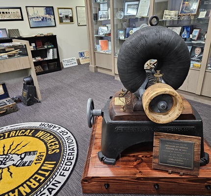 IBEW 494 Museum Visitors Marvel at 1890s Dynamo