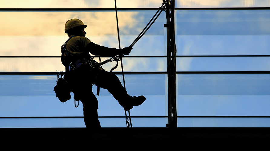 It's important to properly use and keep records on inspections of fall-protection PPE to prevent OSHA violations | DREAMERLYN STUDIO / stock.adobe.com