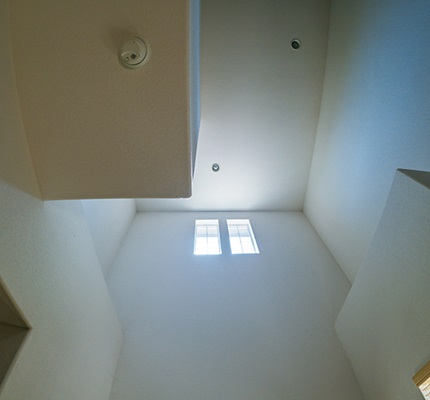 Up to the Mark: High-ceiling smoke detection system design