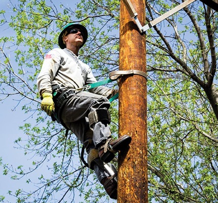 Lineworkers' Essential Tools: What to consider when thinking about the right tools for the job