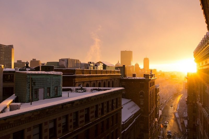 A new research study explored how natural daylight vs. static 5,000K LED lighting affected people's mood, perception and health symptoms.