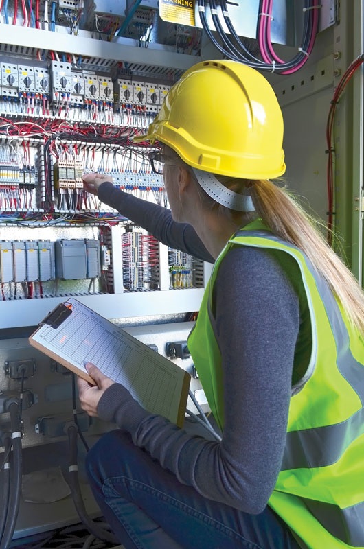 Safety-Inspector-iStock-522513171.jpg