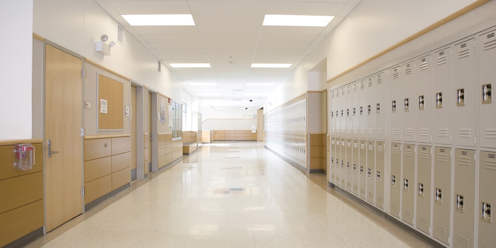 school_hallway_thinksb10069478b-001.jpg