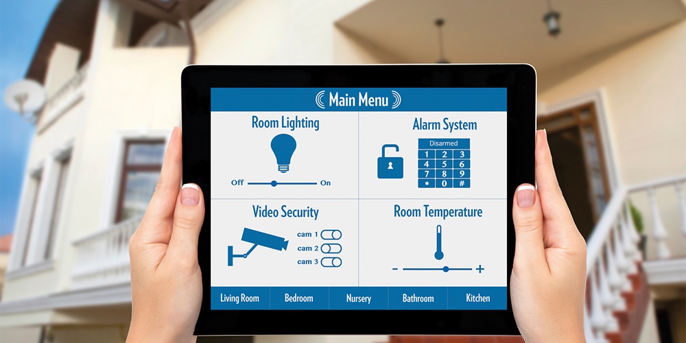Home_security_energy_managment_smart_phone_tablet_ipad_iStock_000034664300_Merge.jpg