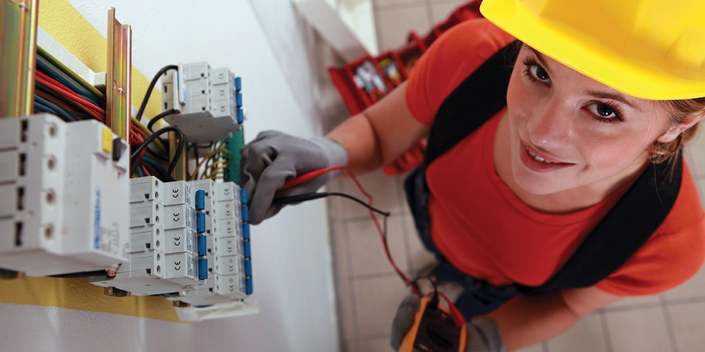 shutterstock_female electrician81664372.jpg