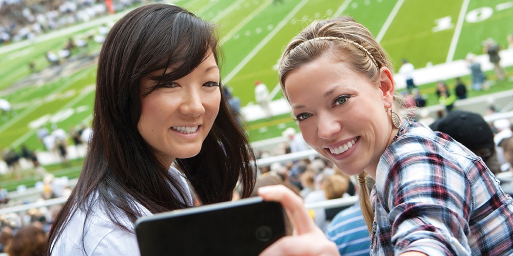 smart_phone_stadium_football_iStock_000029279168XLarge.jpg