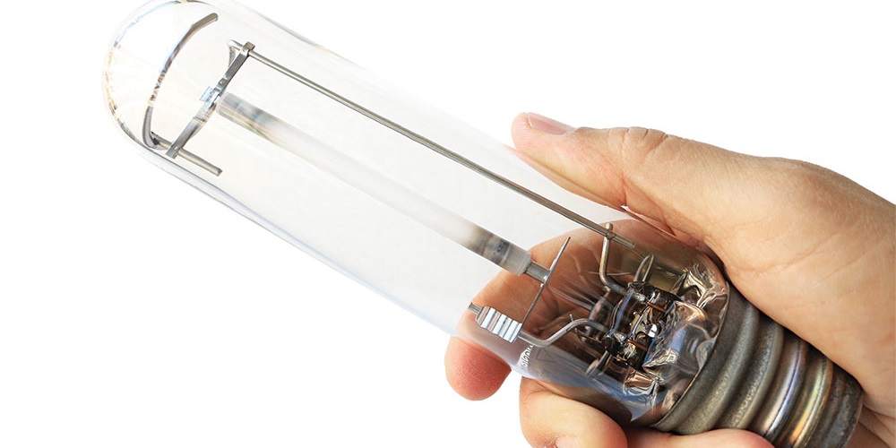 HID-Lamp-shutterstock_569694460.jpg