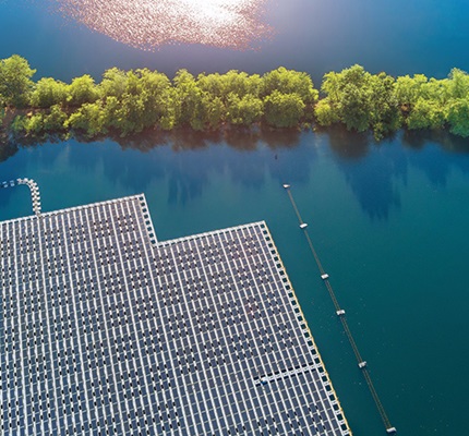 A New Wave for Floatovoltaics: Floating photovoltaics are gaining ground in United States and around the world