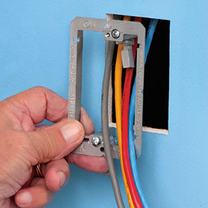 Arlington Industries’ LV1M Single-Gang Mounting Bracket