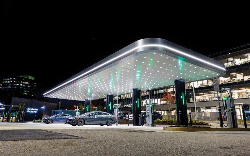 Plug 'Er In!: Public EV charging is finally experiencing a growth spurt
